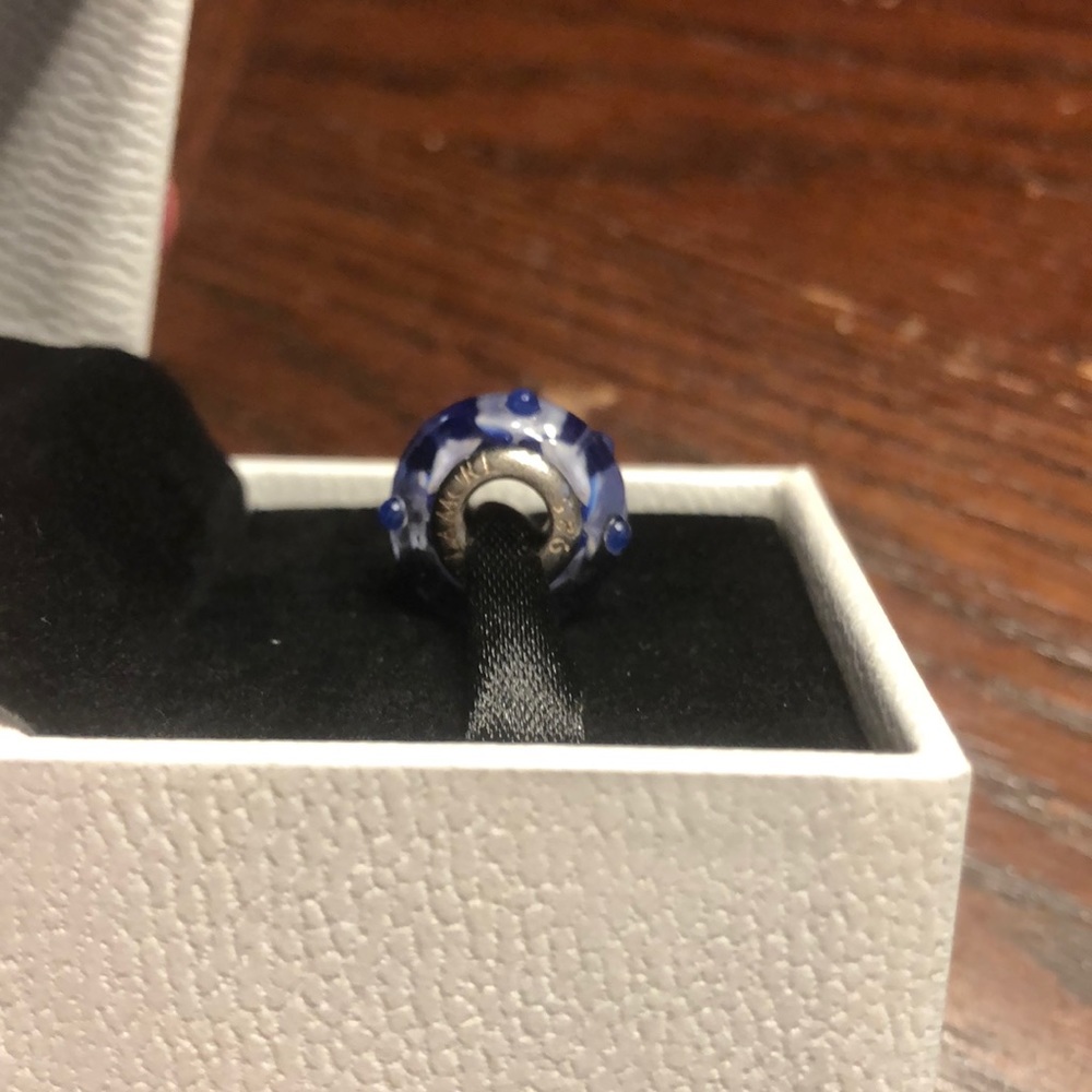 Authentic Pandora Charm - Picture 2 of 2